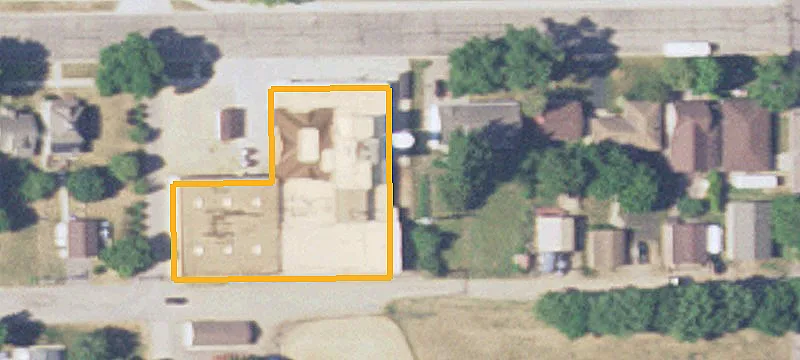 704 Main St