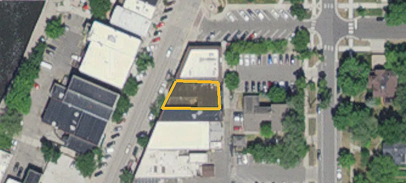 305 Division S St