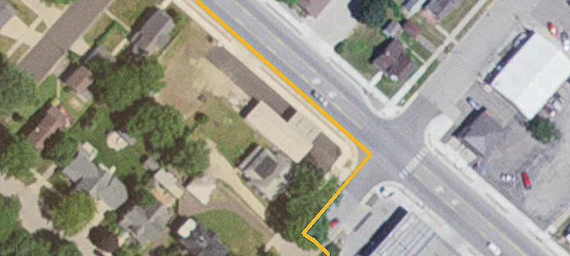 211 Lakeshore Dr