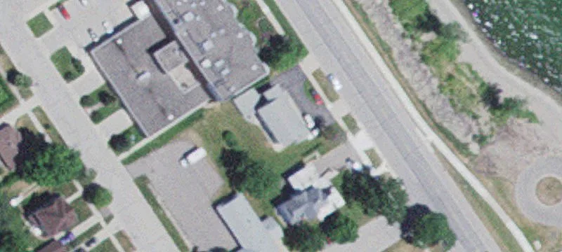 916 Lakeshore Dr