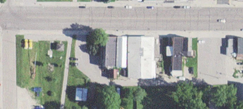 20 Main E St