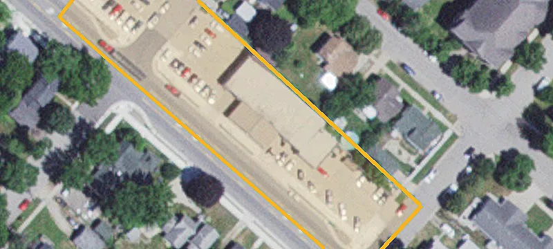 310 Lakeshore Dr