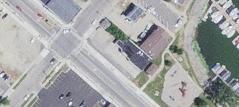 303 Lakeshore Dr
