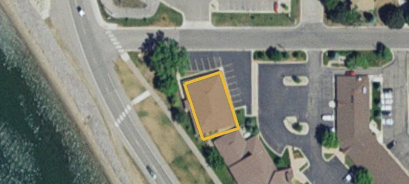 605 Lakeshore Dr