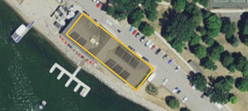 180 Lakeshore Dr