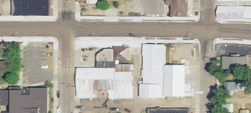 520 1st S St