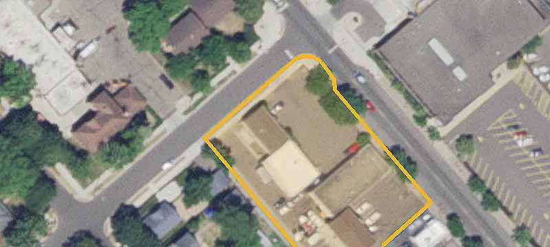 4037 Broadway Ave