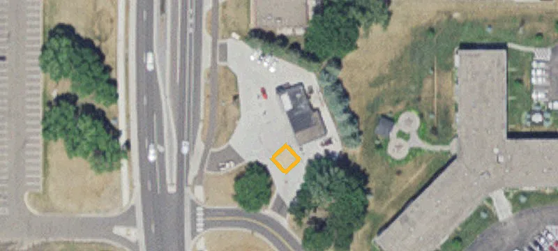 1900 Douglas N Dr