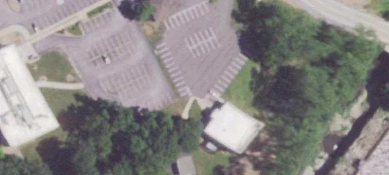 15 Lakeside Dr