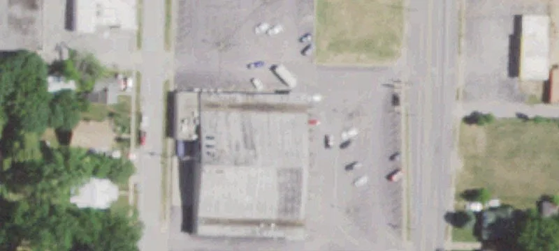 712 Commercial St
