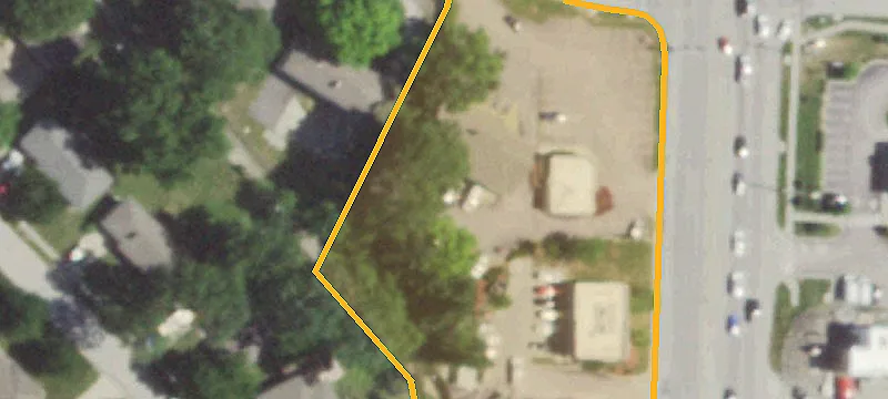 704 Mock Ave