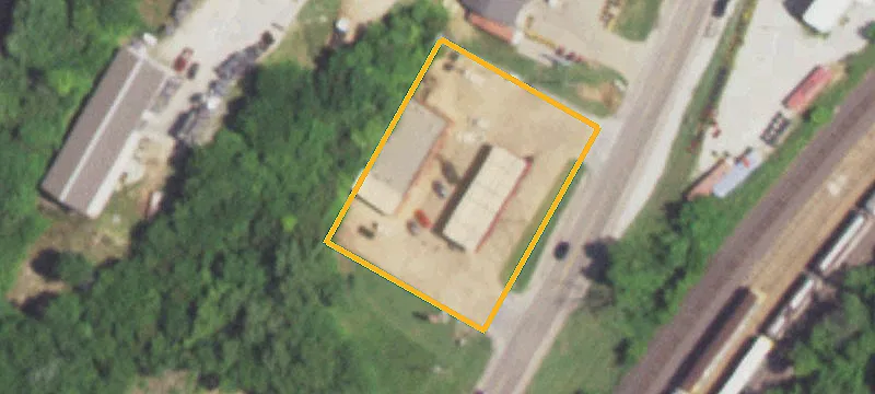 1900 Main St