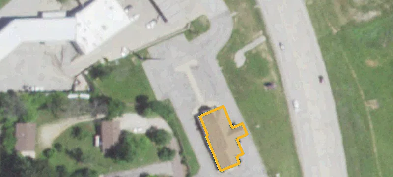 1435 Main St