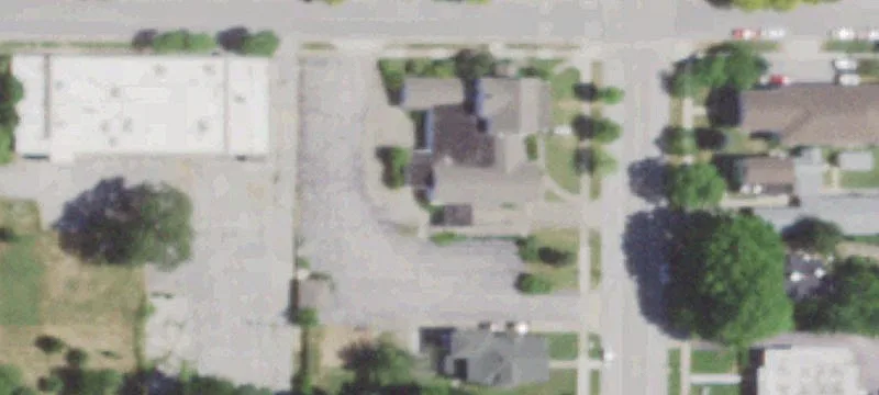 1635 Benton Ave