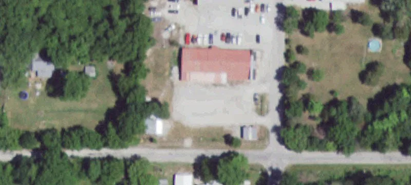 2048 Suburban St