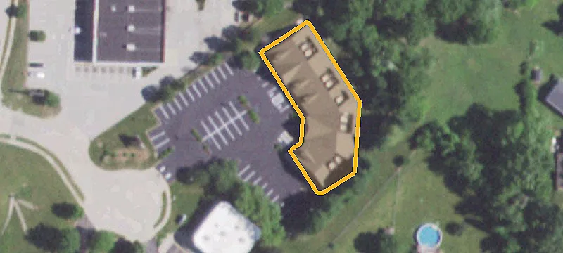 1325 Queens Ct