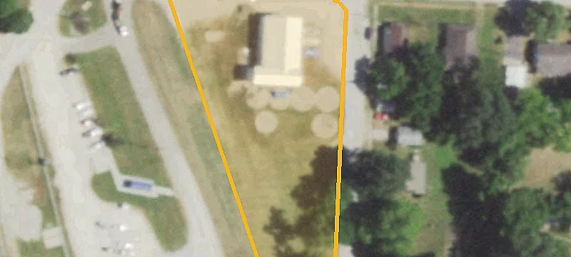 206 Commercial St