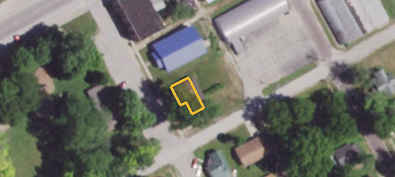 110 4th St