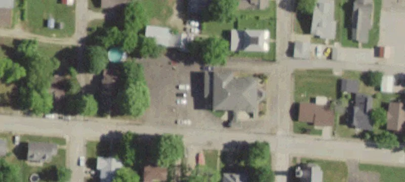 11 Long St