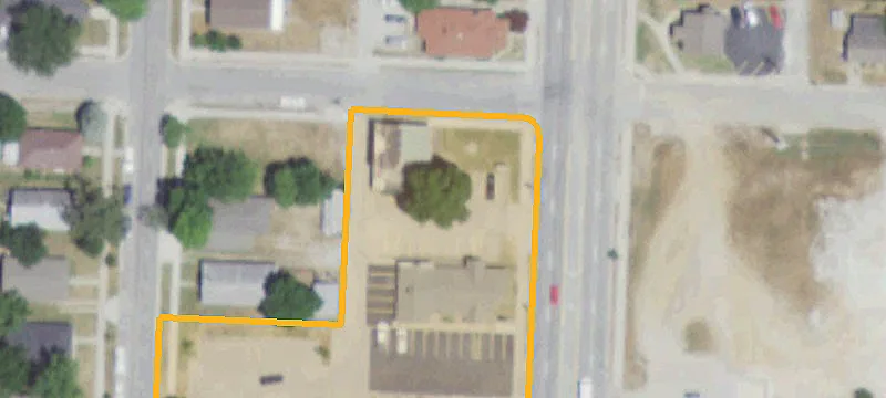 3006 Main St