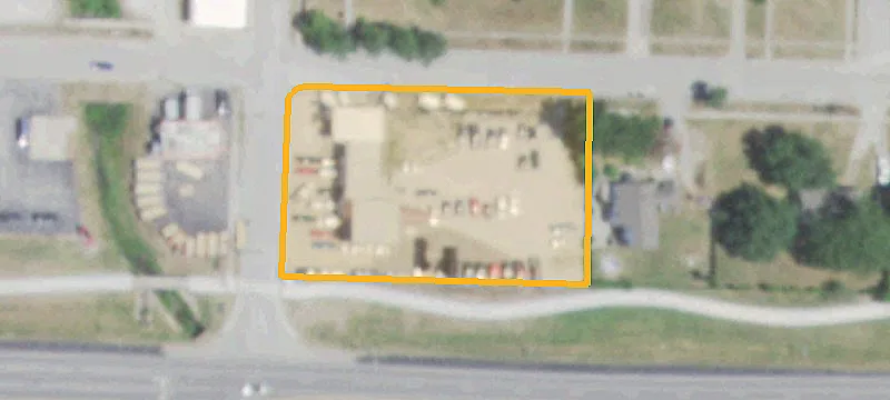 825 Macarthur Dr