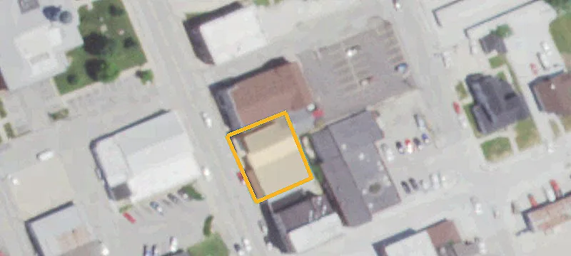 320 Main St