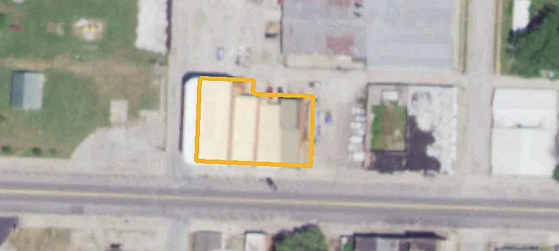 320 Main St