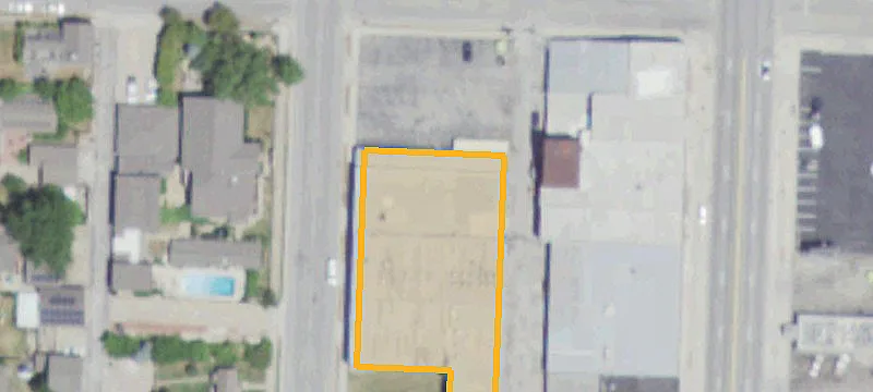 1716 Main St