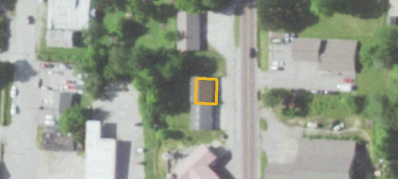 304 Ellen St