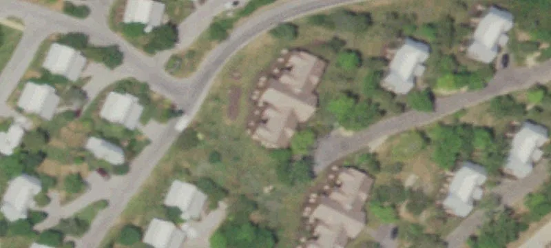568 Lakeshore Dr