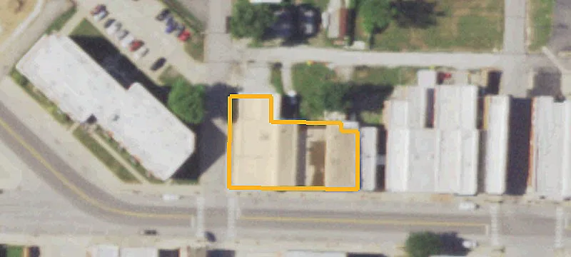 906 Main St