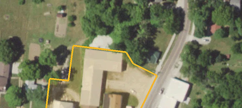 104 Row St