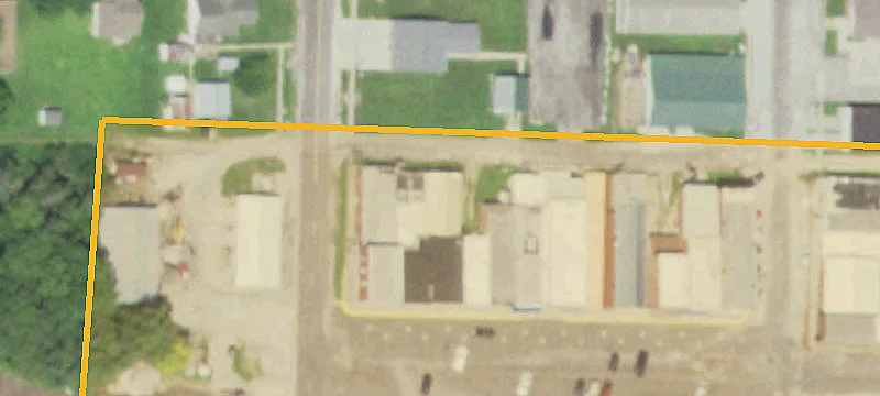 318 Railroad Ave