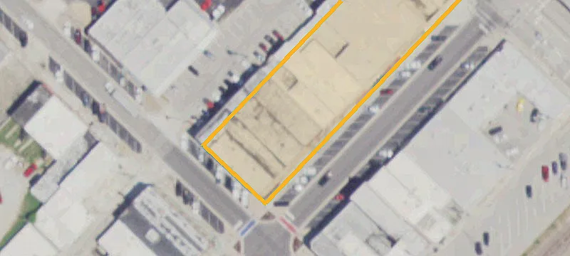 121 Commercial St
