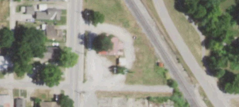 805 College St