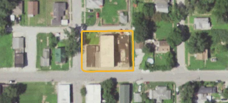 1805 Commercial St