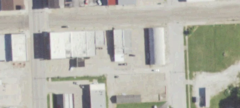 305 Lewis St