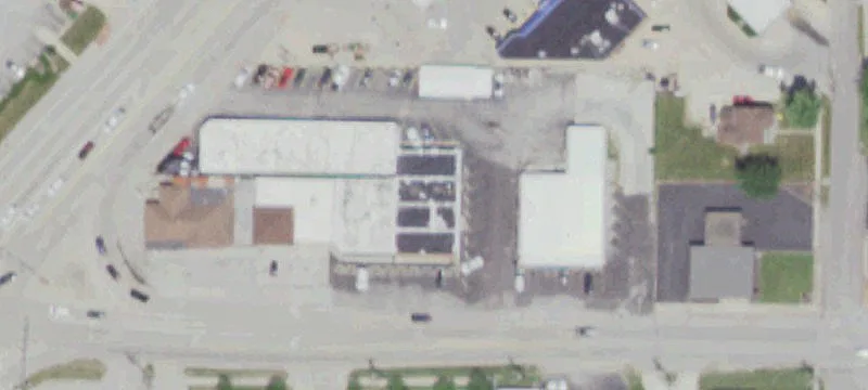 609-611 Veterans Memorial E Pkwy