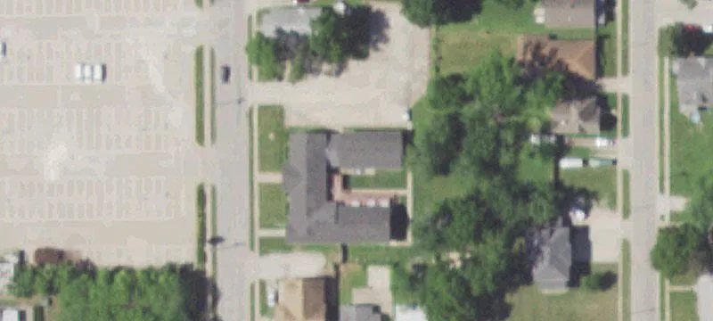 1001 Davis St