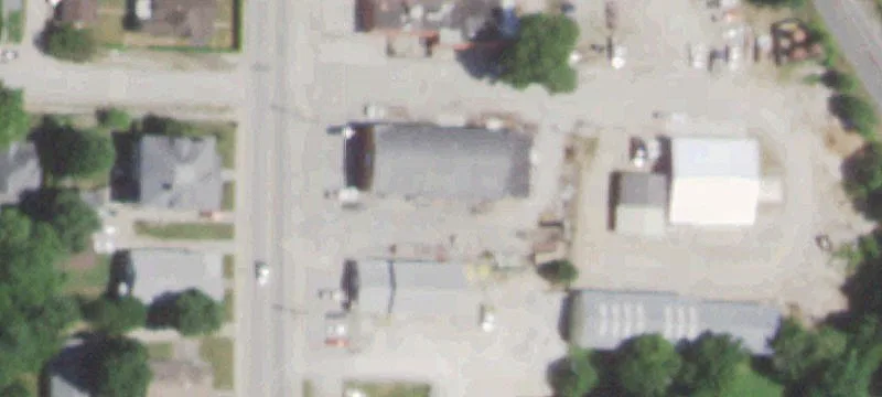 629 College St