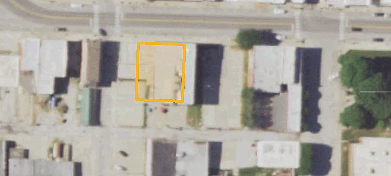 913 Main St