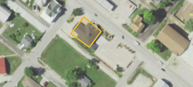 502 Main St