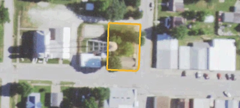 201 Maple St