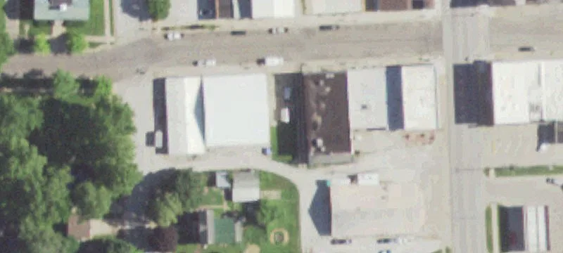 407 Lewis St
