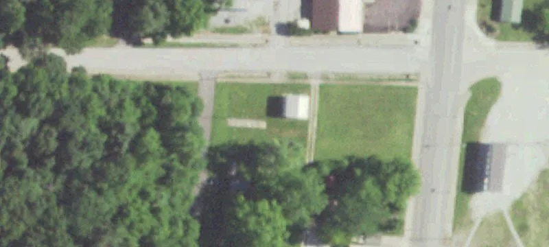 301 2nd St