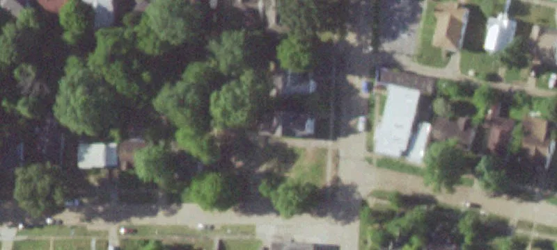 121 8th St