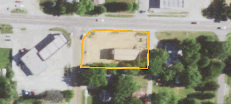 100 4th St