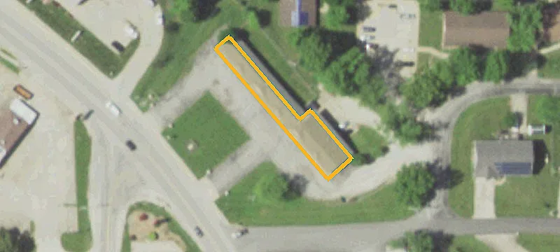 1221 Main St