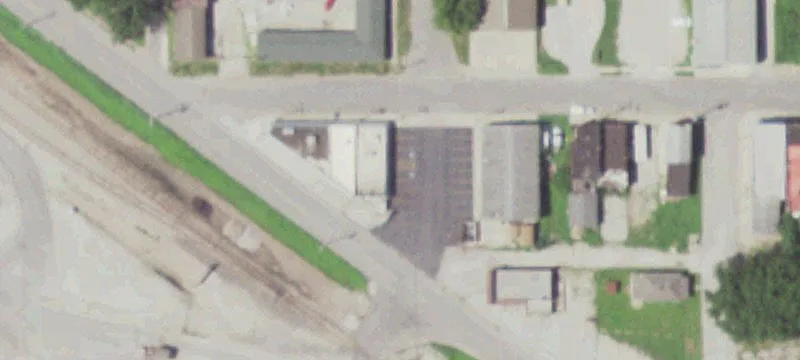 1612 Commercial St