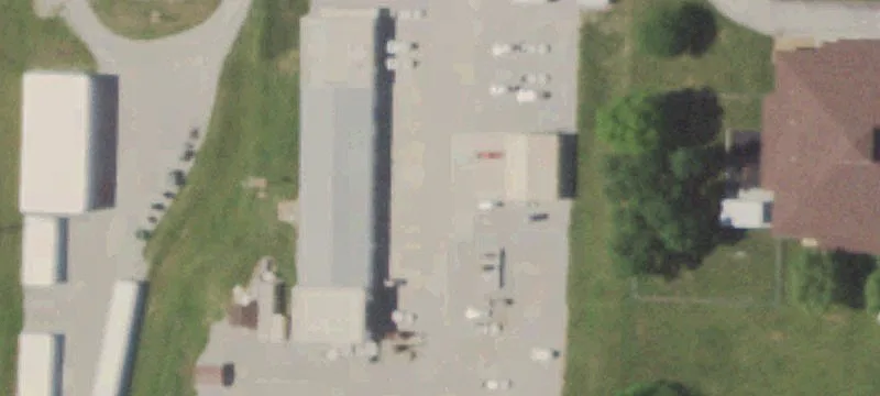 3000 Commercial St
